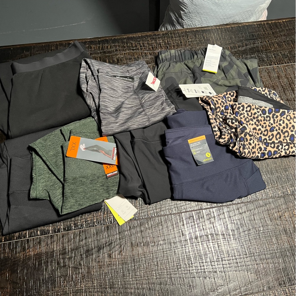 Reseller bundle: 8 pairs of athletic leggings & pants. XL & XXL. Multiple NWT.